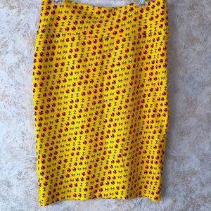 LulaRoe Cassie skirt size Large. Yellow. Like new condition.